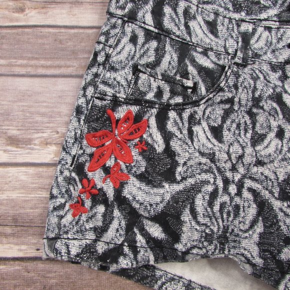 H&M Floral Mini Shorts Size 6 Stretch Denim - Picture 2 of 5